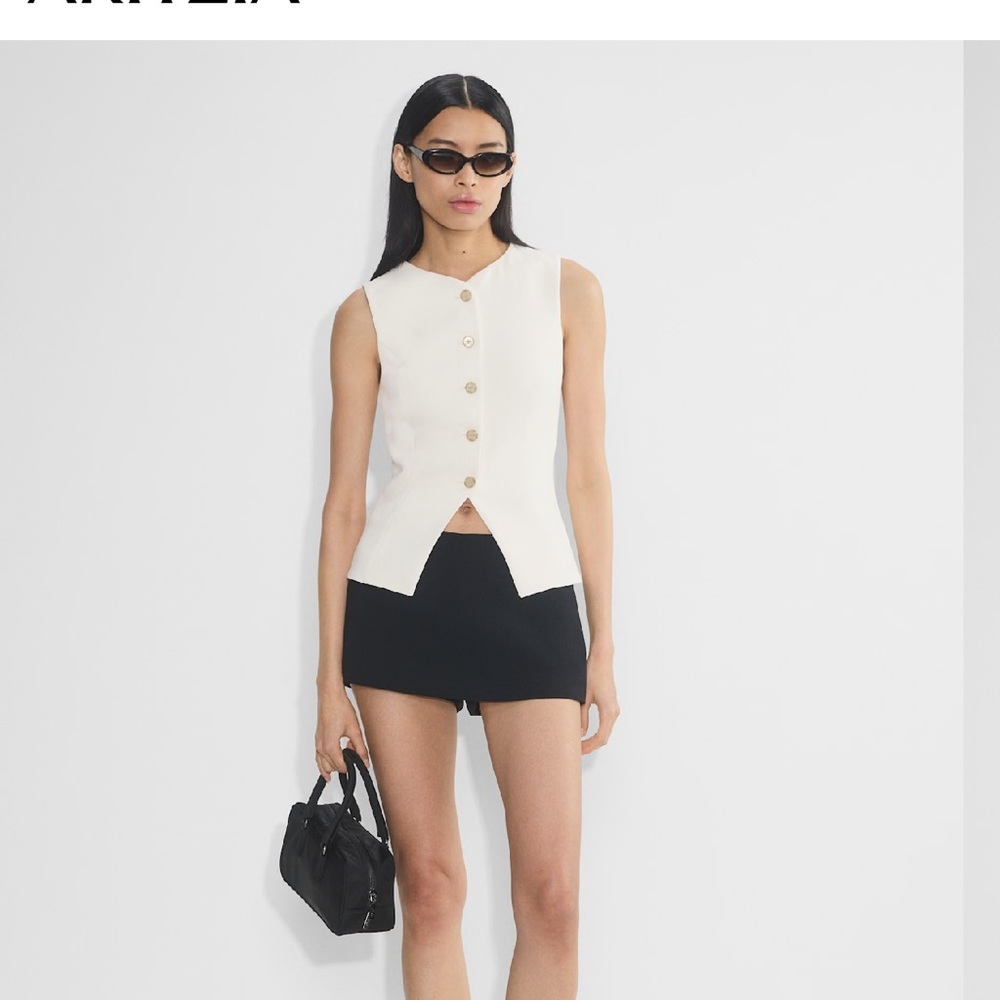SOLD Aritzia wilfred regal vest